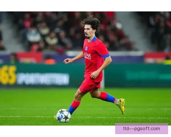 维蒂尼亚领衔巴黎圣日耳曼中场崛起当选法甲半程最佳球员引发关注